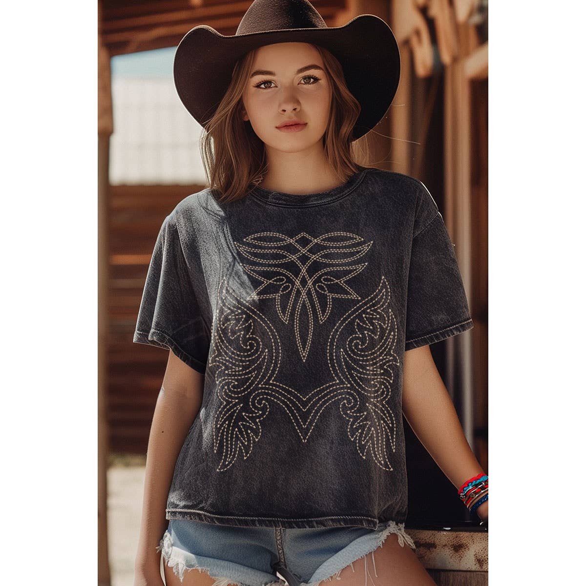 COWBOY BOOTS TOE STITCHED MINERAL GRAPHIC TOP