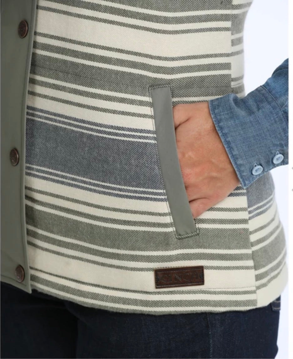 Cinch Women's Quilted Twill Vest in Multicolor